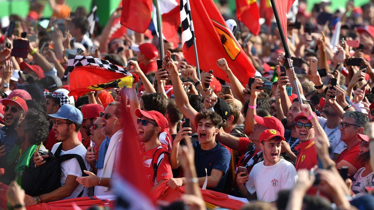 Die Ferrari-Fans hoffen auf einen Heimsieg