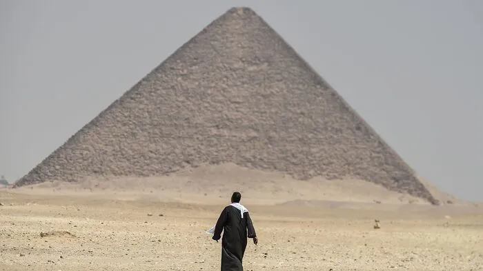 Ägypten hat zwei antike Pyramiden südlich von Kairo wieder für die Öffentlichkeit zugänglich gemacht.