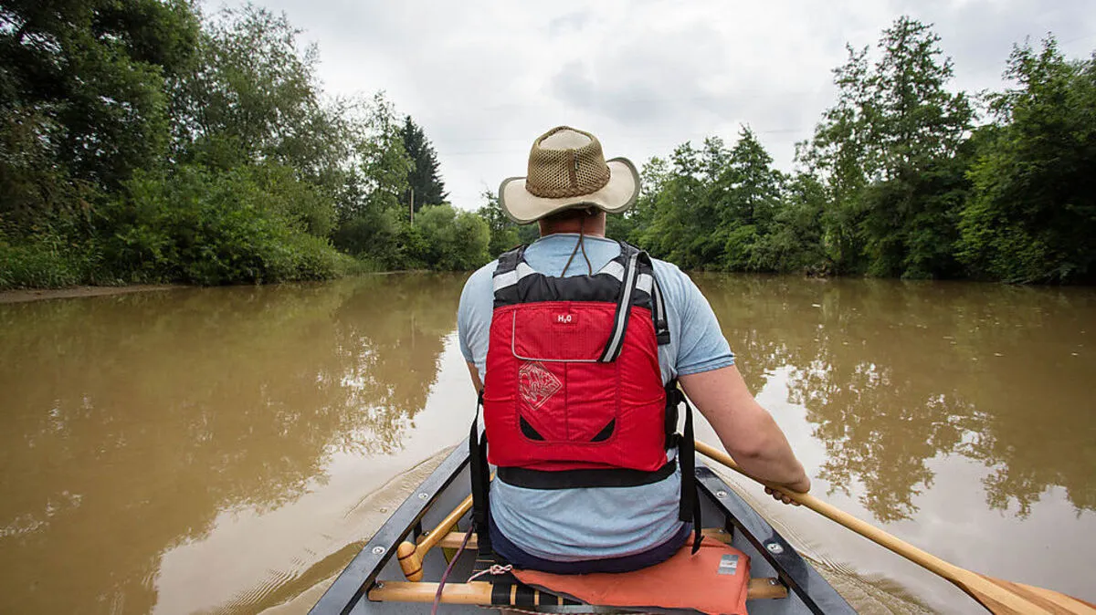 Normalerweise ist das Wasser der Raab nicht so braun, sondern eher grünlich