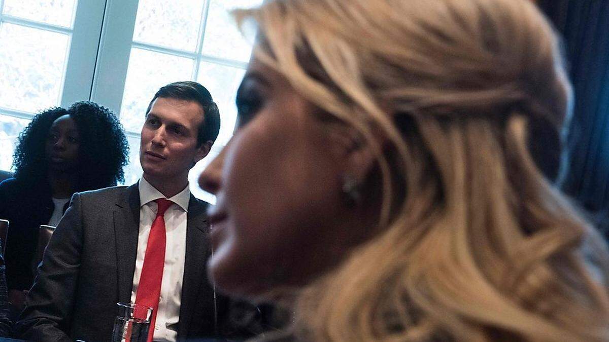 Jared Kushner, der Mann im Hintergrund. Ivanka Trump vorne 