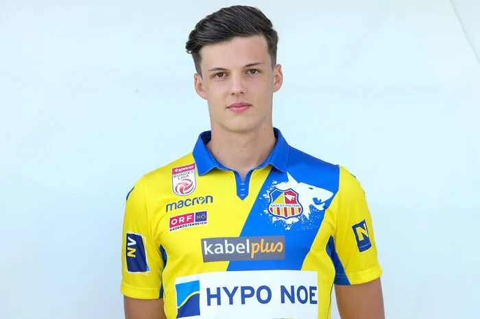Ahmet Muhamedbegovic, geboren am 30. Oktober 1998 Verein als Profi: St. Pölten Spiele für St. Pölten (vor der Saison): 1