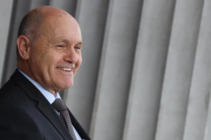 „Für persönliche Traumata von Ex-Bundeskanzlern bin ich nicht verantwortlich.“ – Nationalratspräsident Wolfgang Sobotka (ÖVP) sorgt sich nicht um die Psyche von Ex-Kanzler Christian Kern (SPÖ).