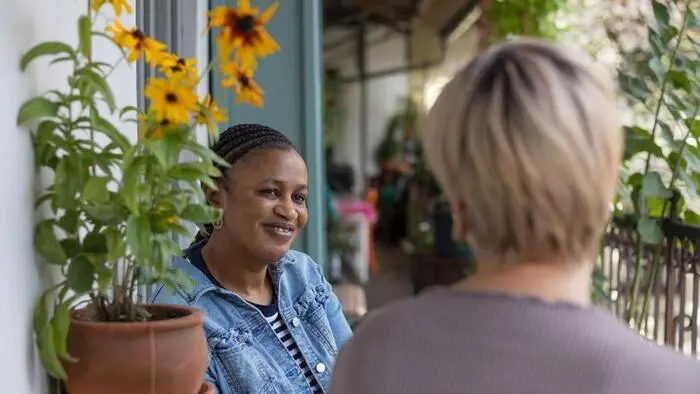 Das Freiwilligenzentrum Osttirol sucht mit der Caritas Freiwillige, die Menschen beim Deutschlernen begleiten möchten