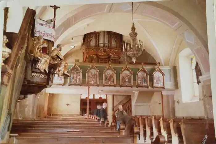 Wie groß sie war, sieht man hier - die Decke wurde aufgemacht, die halbe Orgel war im Dachboden.