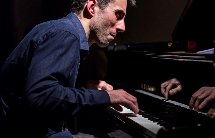 Alexander Hawkins ist ein Meister am Klavier