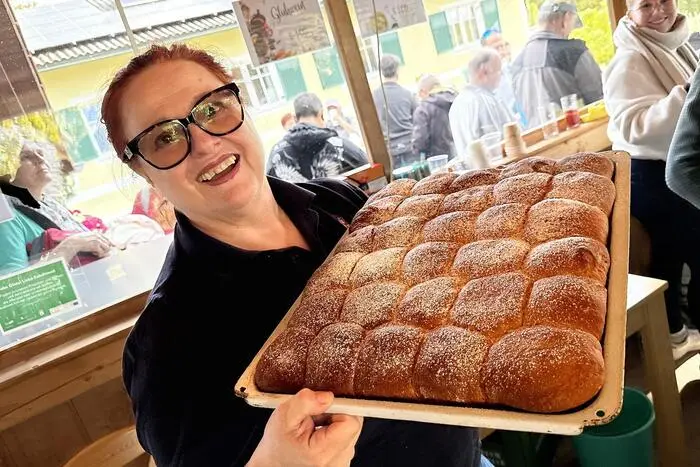 An insgesamt fünf Labestationen entlang der Strecke konnten sich die Wanderer ausgiebig stärken