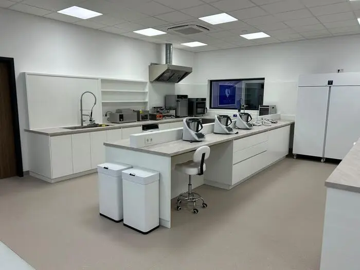 Das Forschungszentrum „PROnova“ ist eine Mischung aus Labor und moderner Fusion-Kitchen