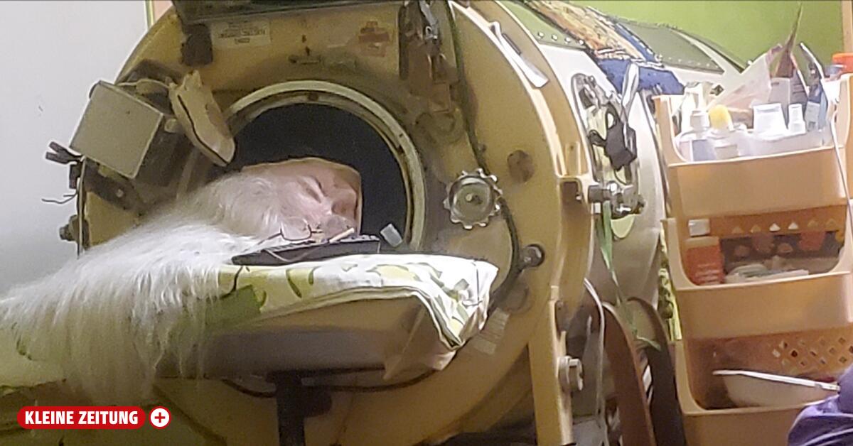 Probably the last user of an iron lung has died.