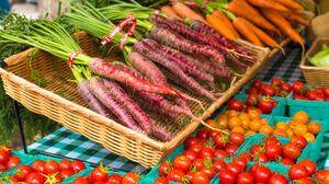 Zum Beispiel in Karotten und Tomaten sind Carotinoide enthalten