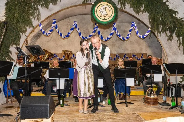 Für die musikalische Unterhaltung sorgten die Safentaler Musikanten, die Marktmusikkapelle Kaindorf, die Stadtkapelle Hartberg und die Band „Feuer & Eis“.
