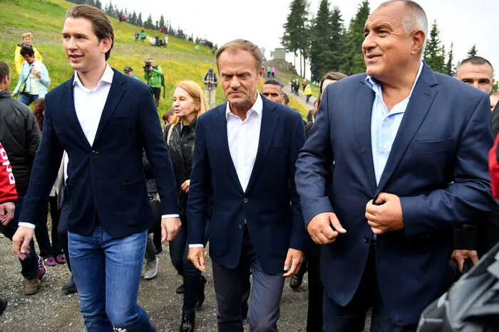 Die Ministerriegen von Österreich und Bulgarien sowie EU-Ratspräsident Donald Tusk trafen kurz nach 10.00 Uhr auf der Planai ein.