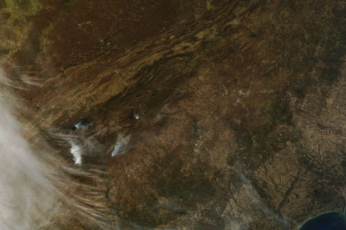 Das Feuer brach ungefähr vor zehn Tagen aus - ein Blick von oben auf das verwüstete Gebiet.