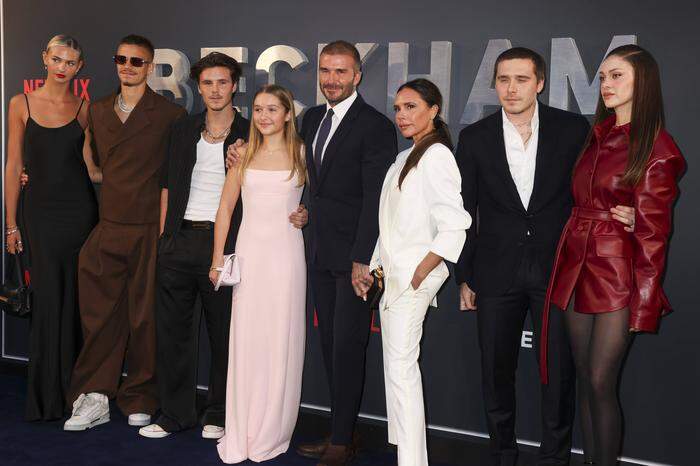 Der ganze Beckham-Clan (v.l.): Mia Regan, Romeo, Cruz, Harper, David, Victoria, Brooklyn, Nicola Peltz