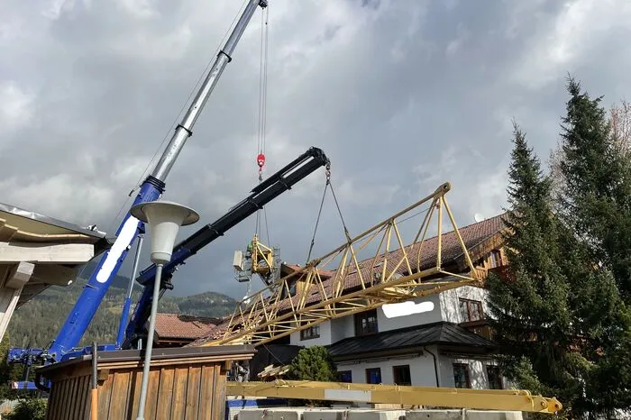Die Einzelteile des Krans wurden verladen