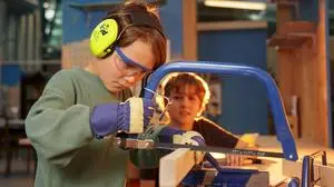 Im FRida & freD in Graz wird aus alten Gegenständen Neues gebaut