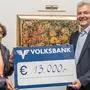 Volksbank-Generaldirektorin Regina Ovesny-Straka mit "Steirer helfen Steirern"-Präsident Bernd Olbrich
