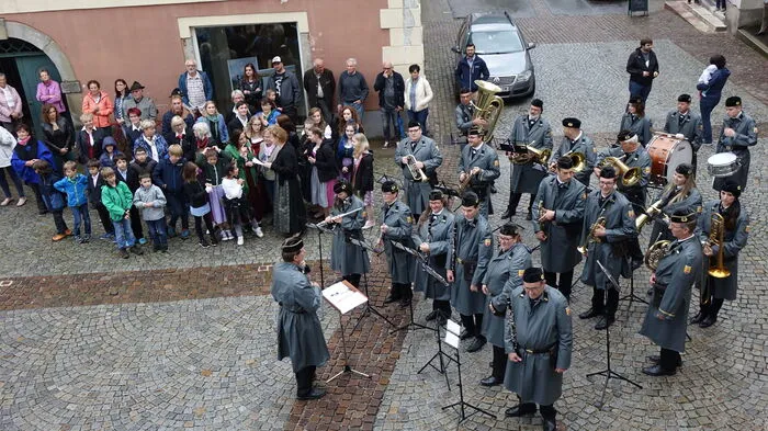 Insgesamt waren knapp 100 Musikerinnen und Musiker aus Eisenerz, Vordernberg und Admont bei der Welturauffühung der Komposition "Slow Motion" von Wolfgang Mitterer beteiligt.