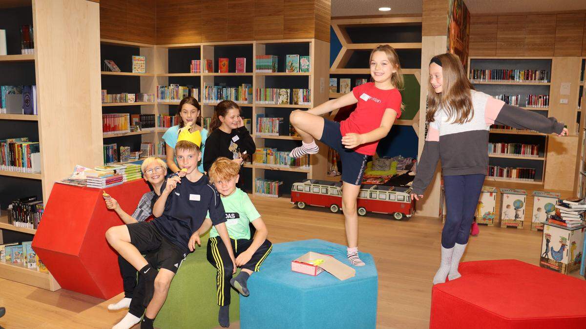 Zwölf Mädchen und Burschen genossen die Lesenacht in der Bibliothek Lipizzanerheimat in Köflach