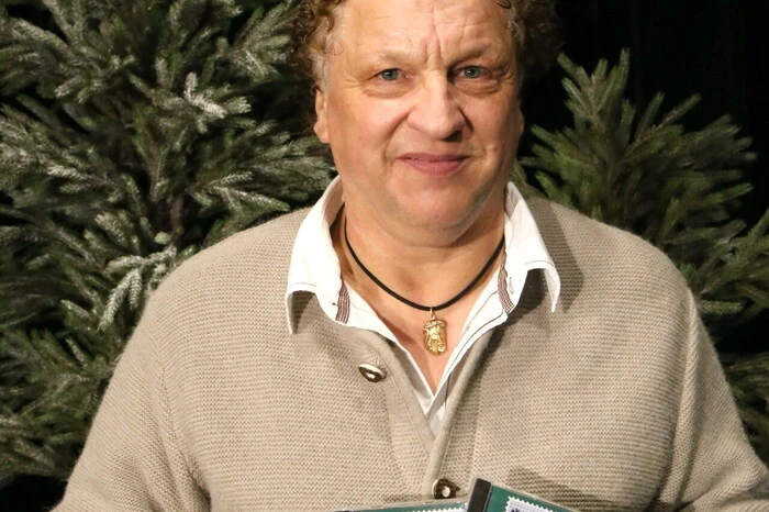 „24 Lieder und Musikstücke sind auf dem brandaktuellen Tonträger zu hören“, sagte Objektkünstler Walter Steindorfer, der die Veranstaltung in der Burgenstadt Friesach auf die Beine gestellt hatte. 