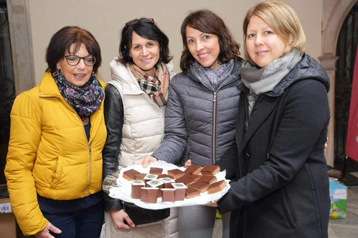 Auch die Partnerinnen der Clubmitglieder haben ihren Beitrag für die Café-Bar in Form von Gebäck geleistet.