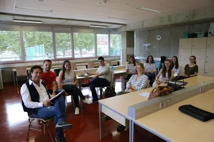 Das Lehrerteam beim Konferieren