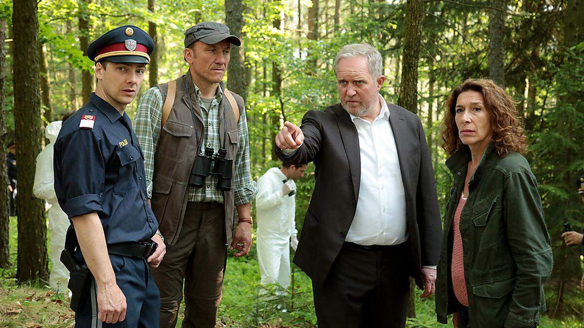 Stefan Pohl (Polizist Andreas Riedl) ,Helmut Häusler (Förster Walter Böckl), Adele Neuhauser (Bibi Fellner), Harald Krassnitzer (Moritz Eisner)