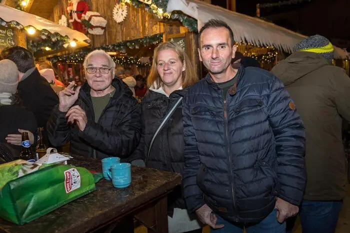 Am Christkindlmarkt dürfen Glühwein und Kinderpunsch natürlich nicht fehlen