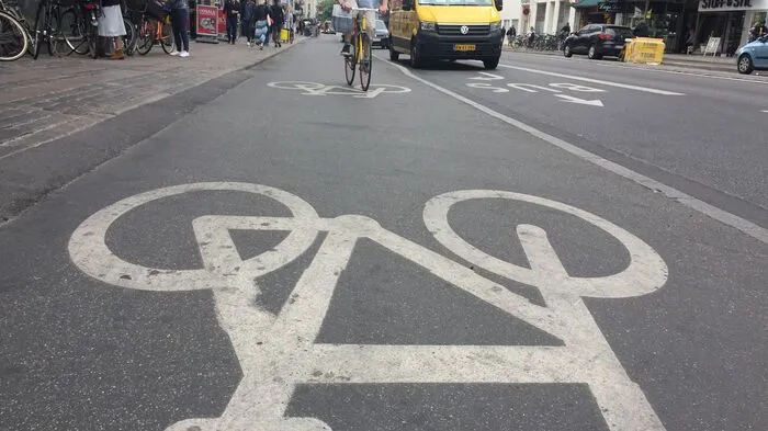 Die Radwege sind teils breiter als die restliche Straße