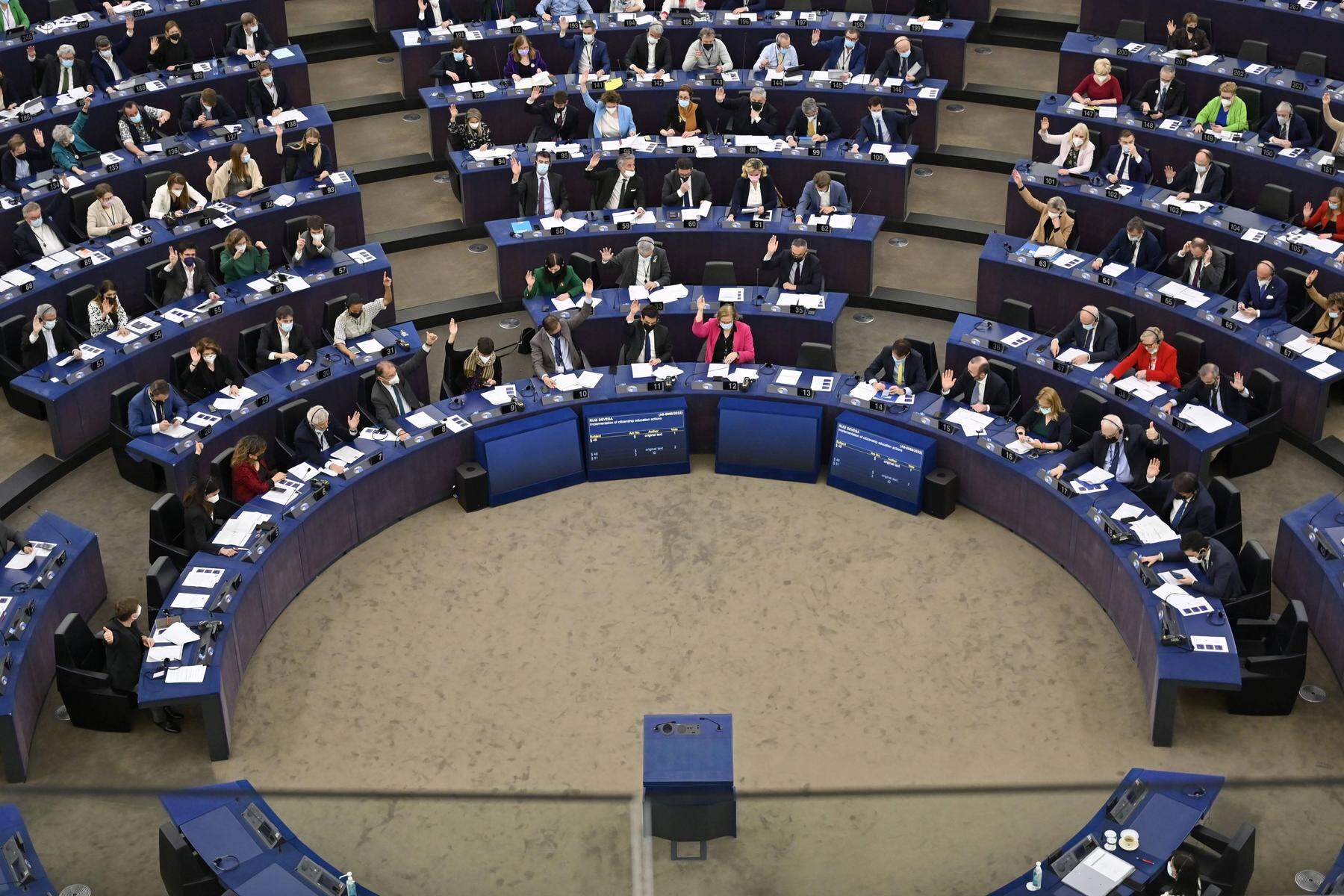 Erboste Parlamentarier : Sie hatten sogar Zugangskarten: EU will Amazon-Lobbyisten vor die Tür setzen
