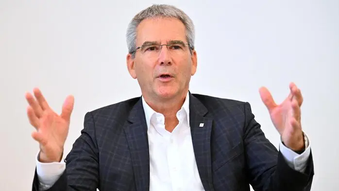 Hartwig Löger, Generaldirektor der Vienna Insurance Group AG, im Klub der Wirtschaftspublizisten in Wien 