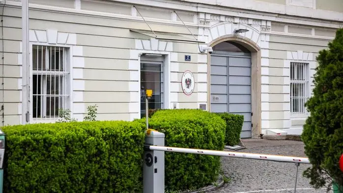 Unklar ist noch, wie lange Drogen und Handys in die Justizanstalt Klagenfurt geschmuggelt wurden