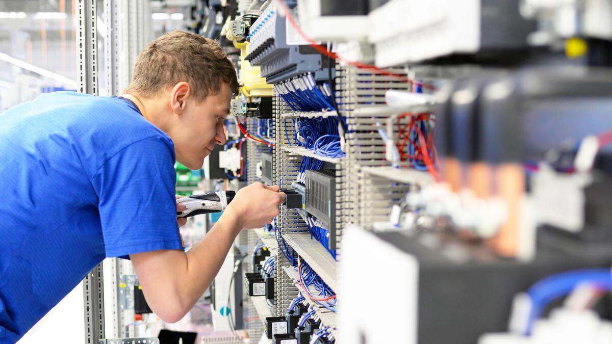 Die Lehre - nicht nur in der Industrie - findet bei der Jugend wieder mehr Interesse