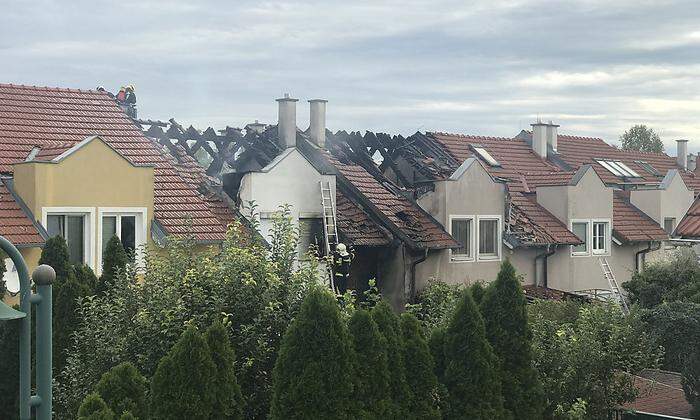 Ein Großaufgebot der Feuerwehr war bei dem Brand im Einsatz