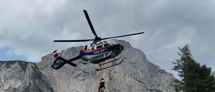 Die Bergrettung musste in Tirol ausrücken - drei Menschen starben durch Blitzeinschlag