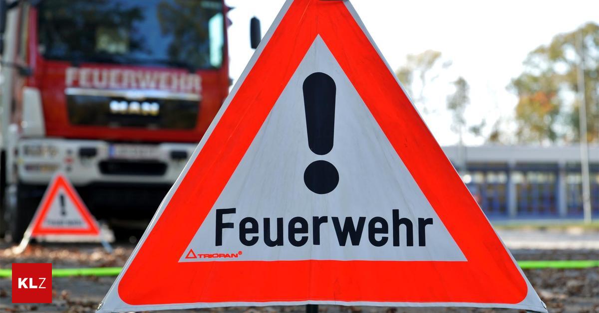Sattelzug-kippte-um-und-ein-Pkw-landete-im-Stra-engraben