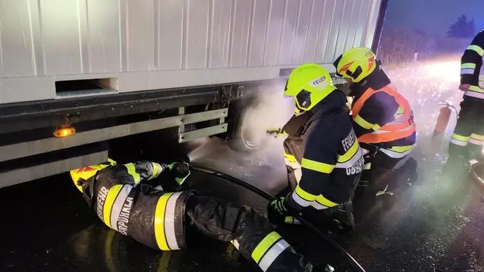 Die Feuerwehr löschte die Bremsen