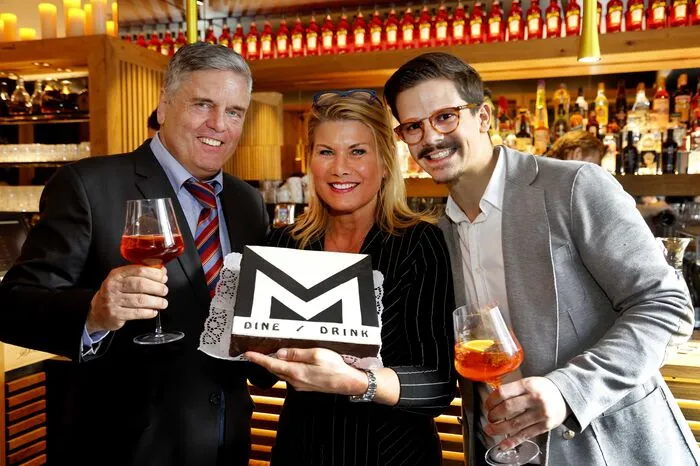 Günter und Beata Ganster sind die Besitzer des neuen "MM", sie haben mit Mateo Krispl (r.) auch einen bekannten Betriebsleiter eingesetzt.