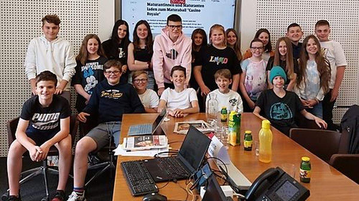 Das Feldkirchner Schüler-Team schnupperte bei der Kleinen Zeitung in Klagenfurt Redaktionsluft 