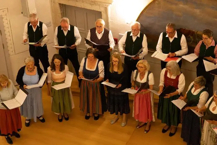 Unter der musikalischen Gesamtleitung von Maria Prem-Glatz wurde ein abwechslungsreiches Programm geboten.