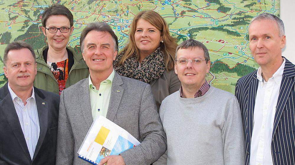 SP-Vizebürgermeister Wolfgang Böhmer (3. von links) mit seinem Team