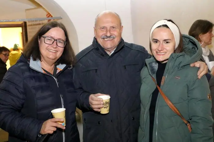 Im einzigartigen Ambiente des Bürgerspitals gesichtet wurden unter anderem der ehemalige Chef des Bezirksgerichtes St. Veit, Gerichtsvorsteher Herbert Müller (Foto), Schauspieler Wilfried Popek sowie Barbara Mödritscher vom Katholischen Bildungswerk Kärnten.
