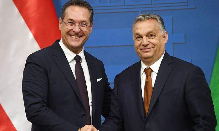 Strache und Orban bei der gemeinsamen Pressekonferenz 
