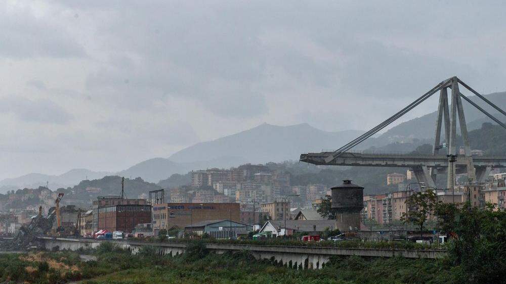 Wiederaufbau von Brücke in Genua hat begonnen