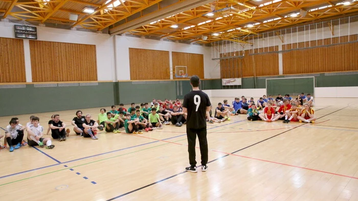 Die Katholische Jugend Kärnten, die Diözesansportgemeinschaft Kärnten und der Verein „Gemma“ luden am Wochenende zum 20. Hallenfußballturnier. 