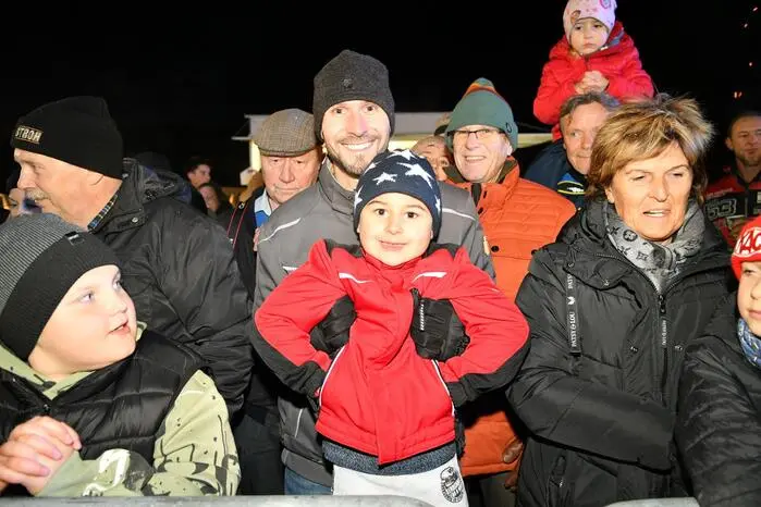 Rückersdorfer Krampuslauf; Sportplatz Rückersdorf; Perchtengruppe Bad Eisenkappel; Fotograf Thomas Hude; Aufnahmedatum 28.11.2025; Schauspiel; 20 Jahre Jubiläum; Theater; Kultur; Nikolo
