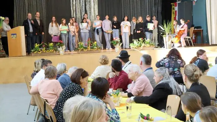 Unter dem Motto „Frühlingszauber“ lud am Wochenende die Tagesstätte Kraig in den örtlichen Kultursaal. 