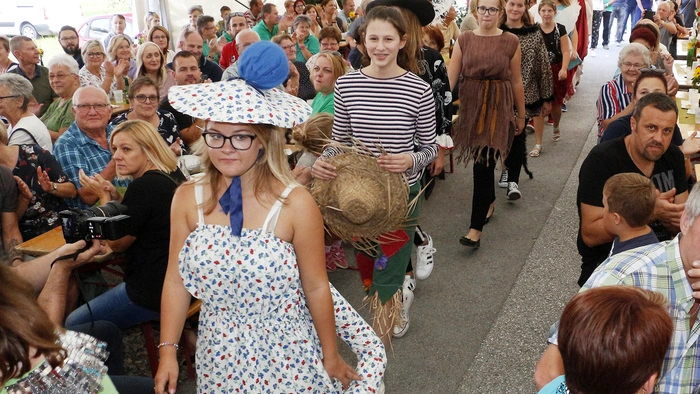 Mit einem großen Fest feierte die Laienspielgruppe KAWOST im Minitheater Altenmarkt zwei runde Geburtstage: