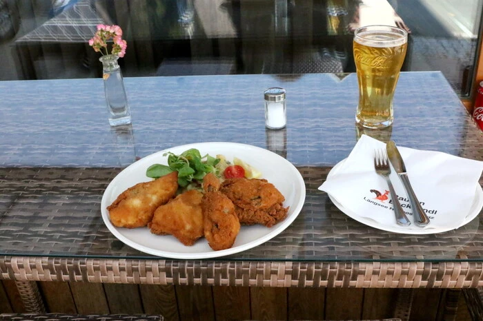 Seit 26 Jahren wird immer am letzten Ferienwochenende zum Bauernbackhendlfest geladen. 