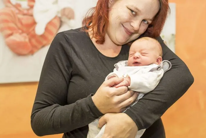 Melanie Klement (30) freut sich über Söhnchen Tobias, der um 3.10 Uhr im ELKI in Klagenfurt geboren wurde. Er ist 49 Zentimeter groß und wiegt 2995 Gramm.