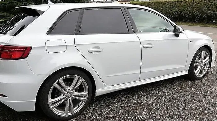 Der UV- und Blendschutz verleiht dem Auto den VIP-Faktor